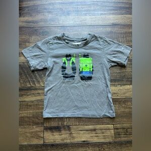 Columbia Boys Outdoor Short Sleeve Gray Shirt 100% Cotton -Bear- Size 4T/5T